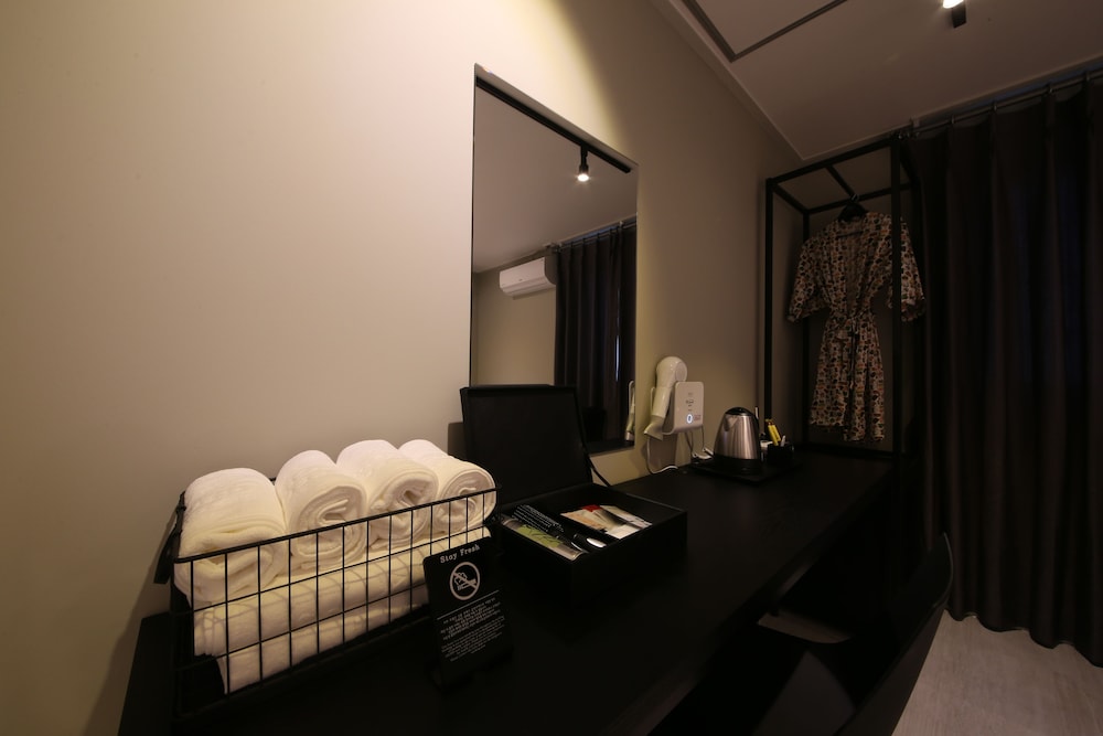 Busan Gupo Almond 35/58