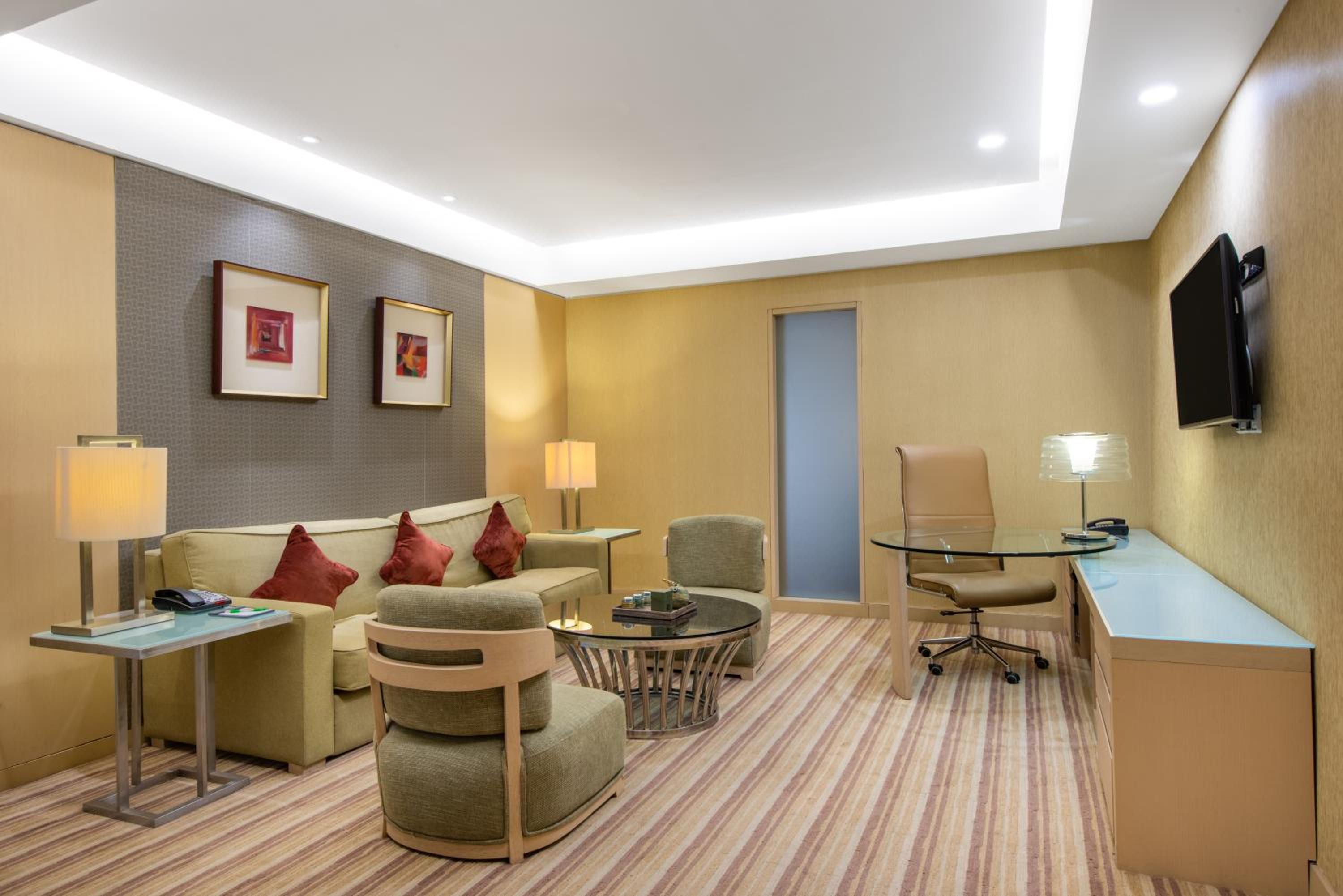 Holiday Inn Qingdao Parkview 30/49