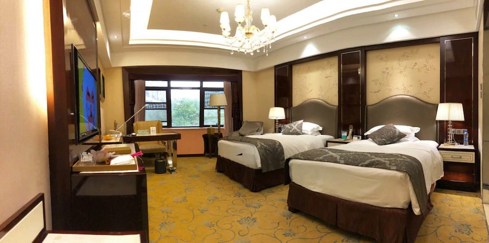 Tongli Lake Resort (Phase II) 8/17