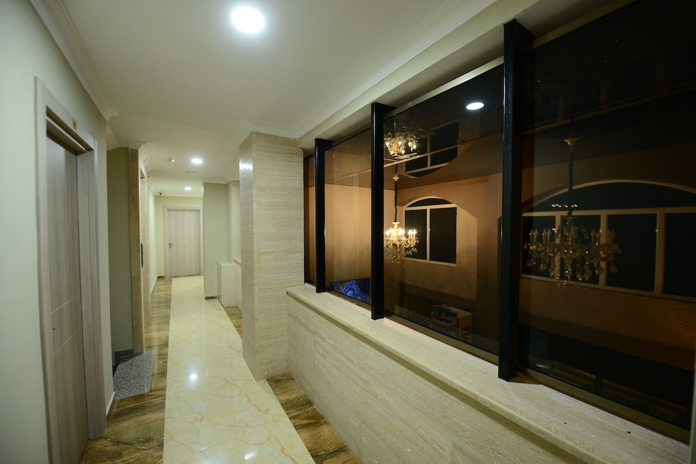 Hotel Aristocrat Batumi 25/34