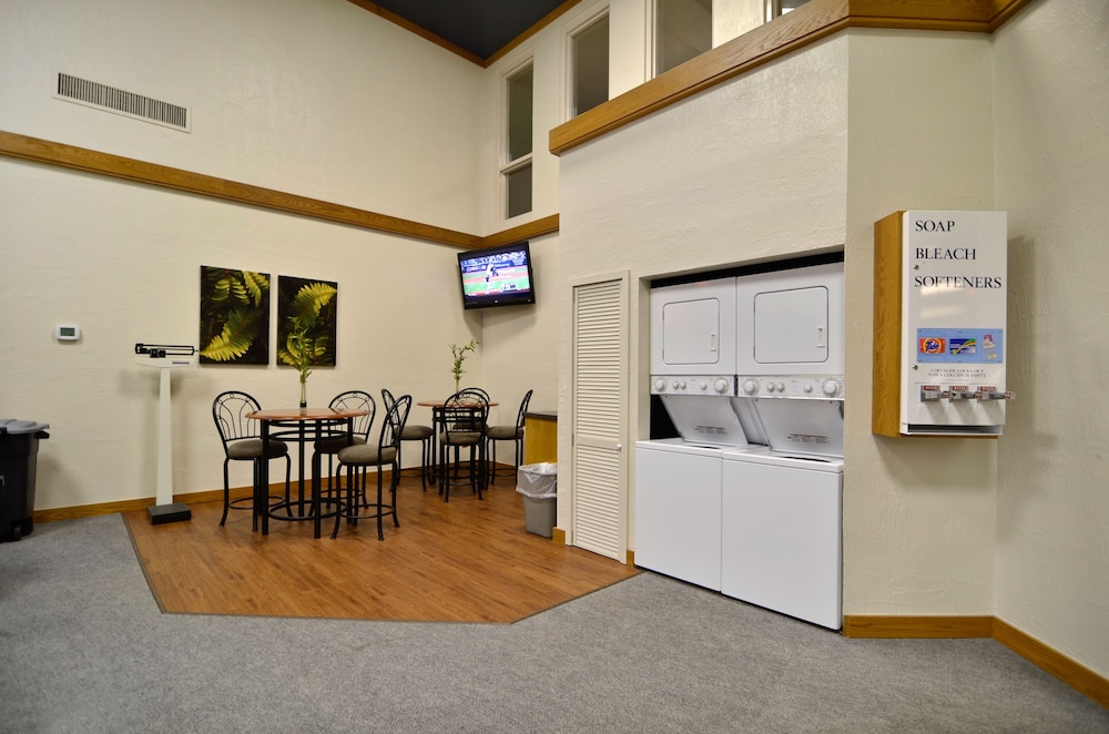 Greenstay Hotel and Suites 8/69