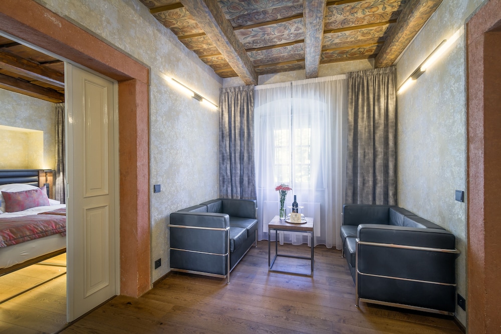 Waldstein Hotel 47/68