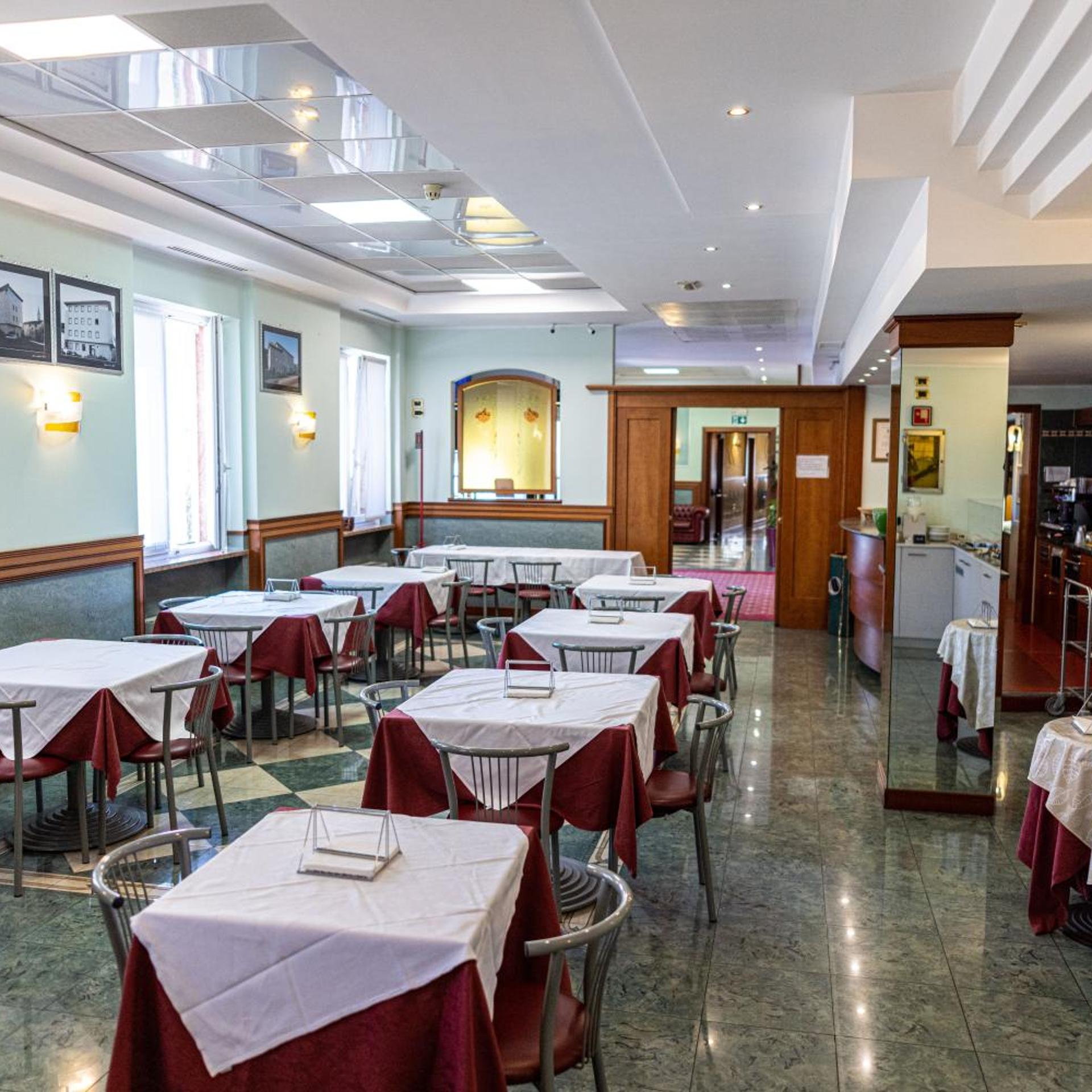 Hotel Mary 35/50