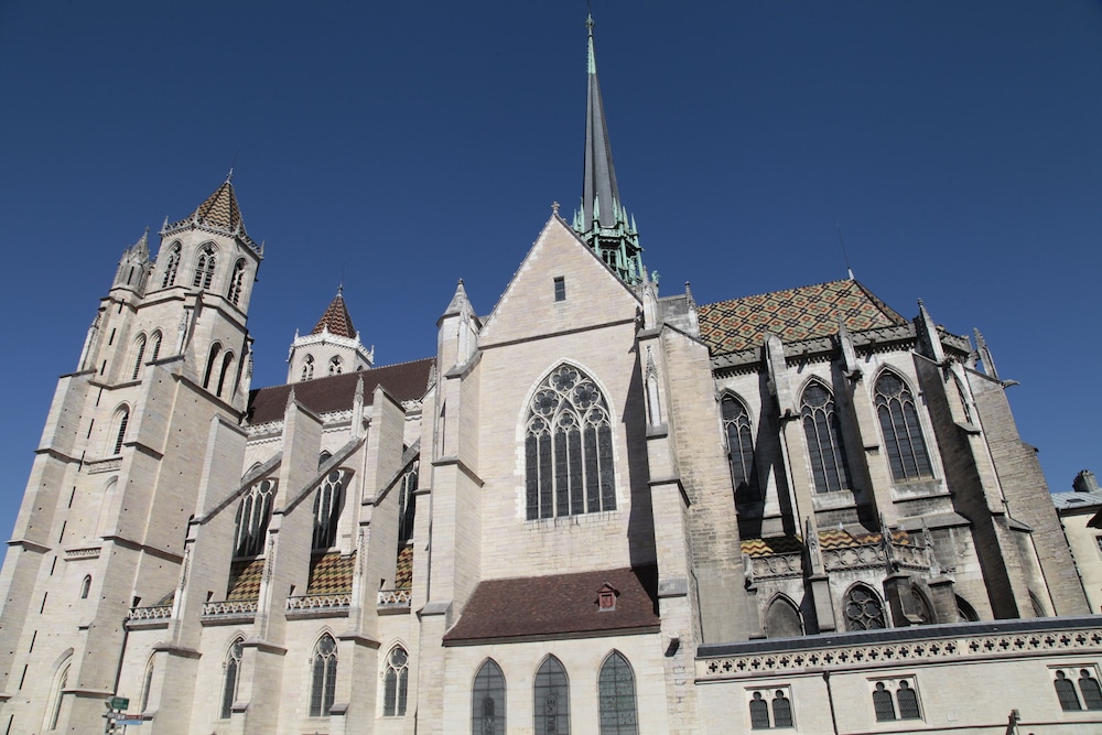 Appart'hotel Odalys City Dijon Centre Les Cordeliers in DIJON