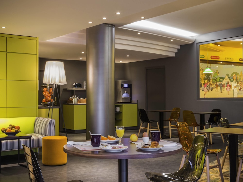 restaurant cafeteria