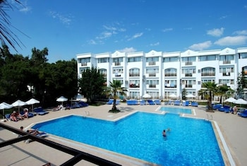 MAYA GOLF HOTEL 49/50