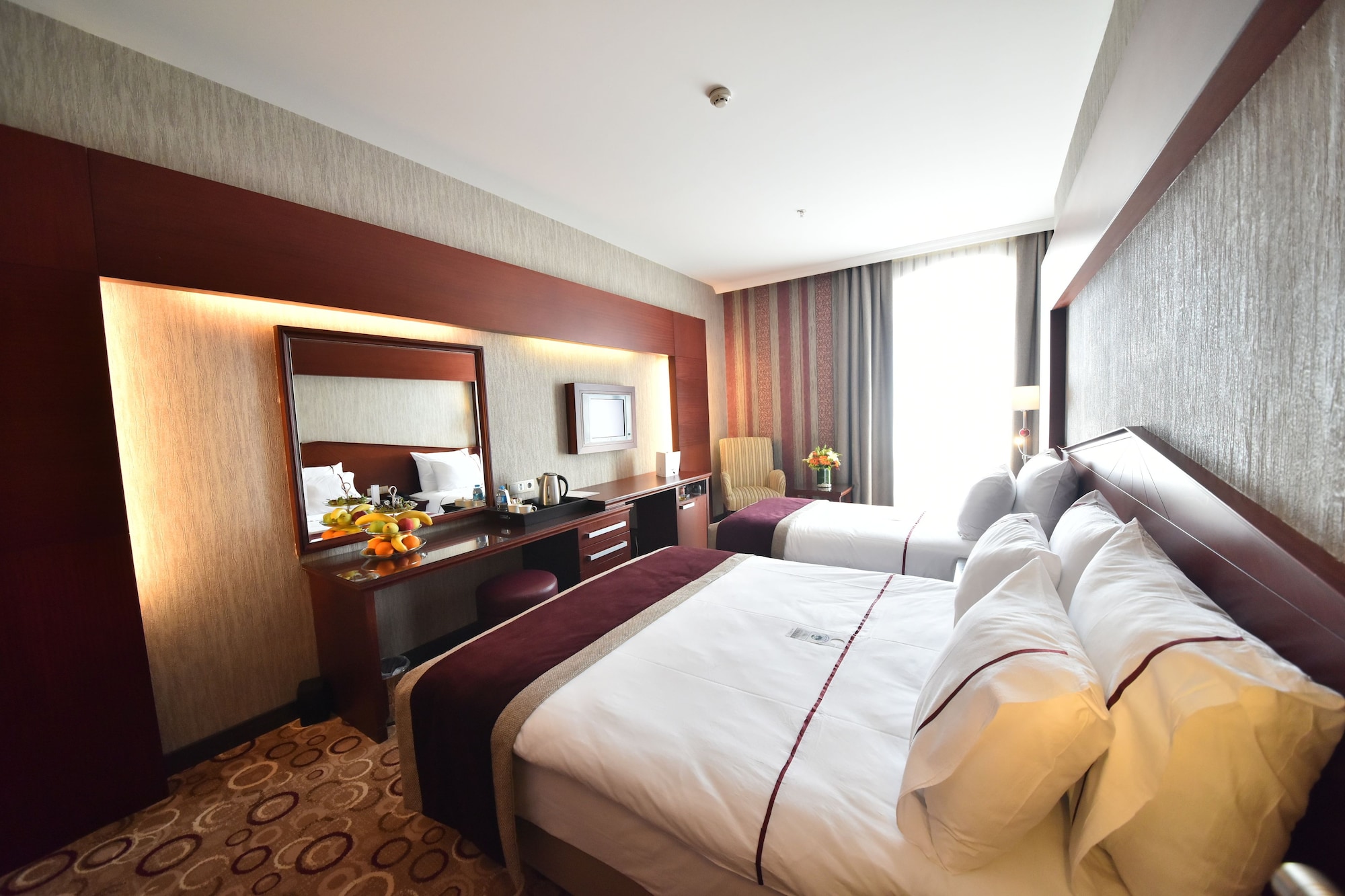 DELUXE, TWIN BEDS, FRENCH BED