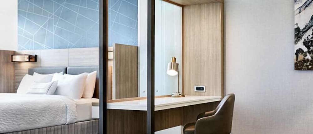 SpringHill Suites Jacksonville Baymeadows 27/28