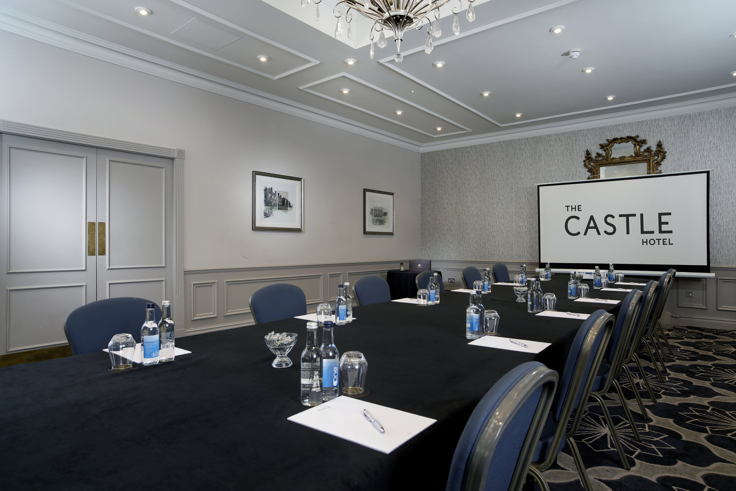 The Castle Hotel Windsor 40/50