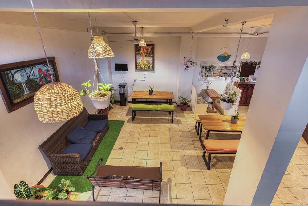 HOTEL LAS COLINAS 54/77