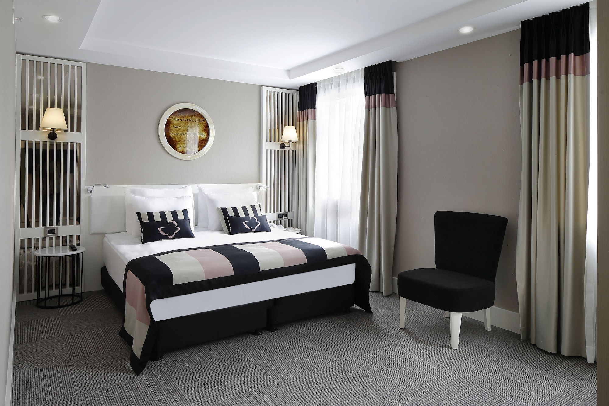DELUXE, DOUBLE OR TWIN BED