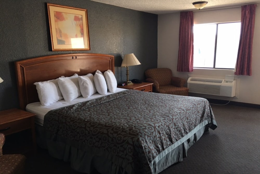 Executive Inn Hebbronville 13/43
