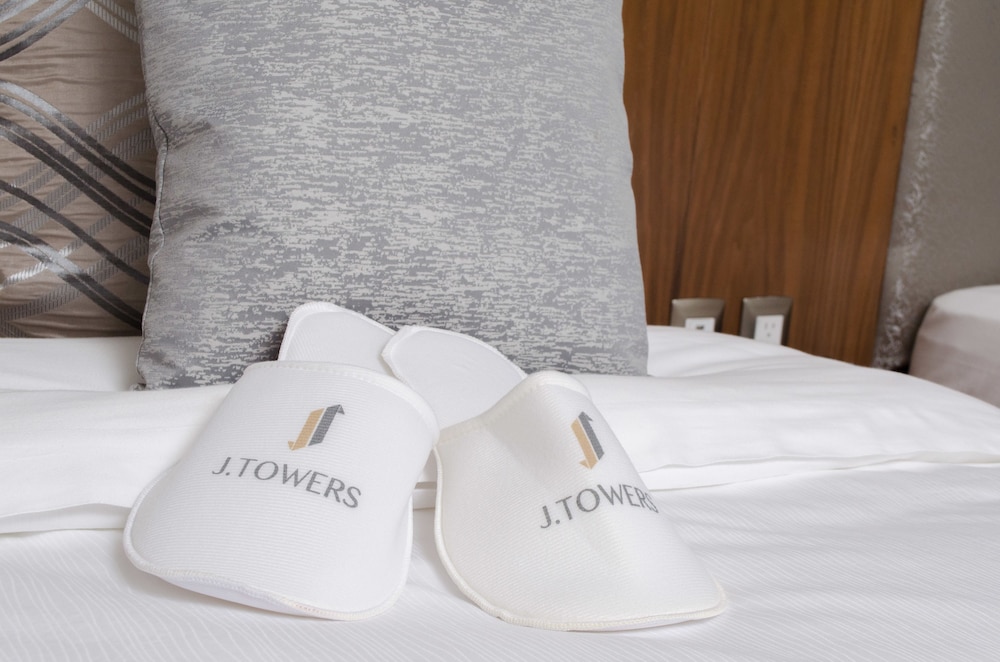 J. Towers Hotel Suites 23/68