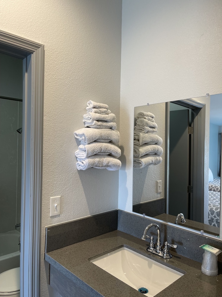 Days Inn By Wyndham Bakersfield Ca 53/55