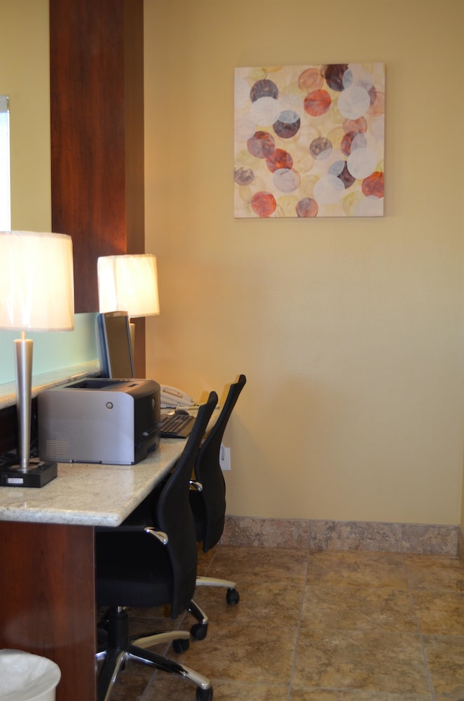 SureStay Hotel by Best Western Tehachapi 32/34