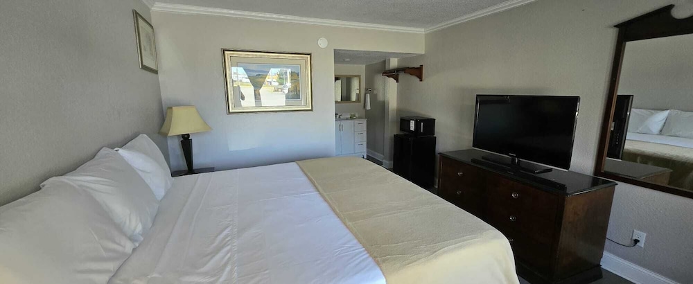 Riverside Inn & Suites by OYO Danville Ceaser Casino 24/68