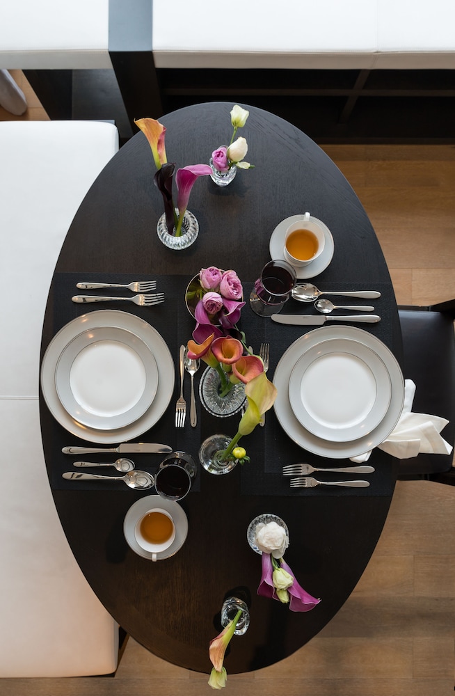 THE JERVOIS 42/50