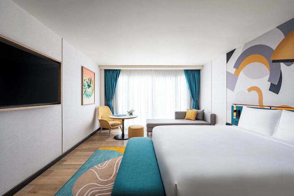 M Social Hotel Phuket 11/50