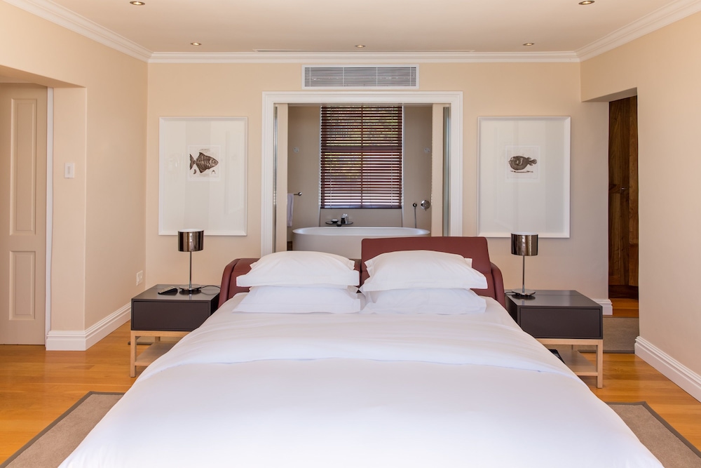 Compass House Boutique Hotel 6/48