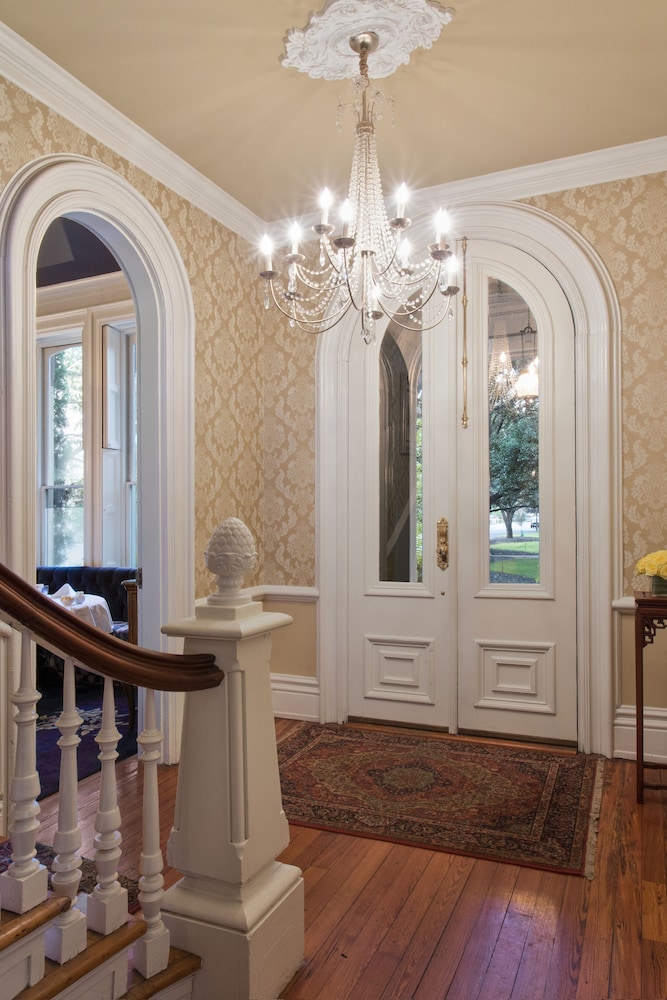 Hamilton-Turner Inn 5/50