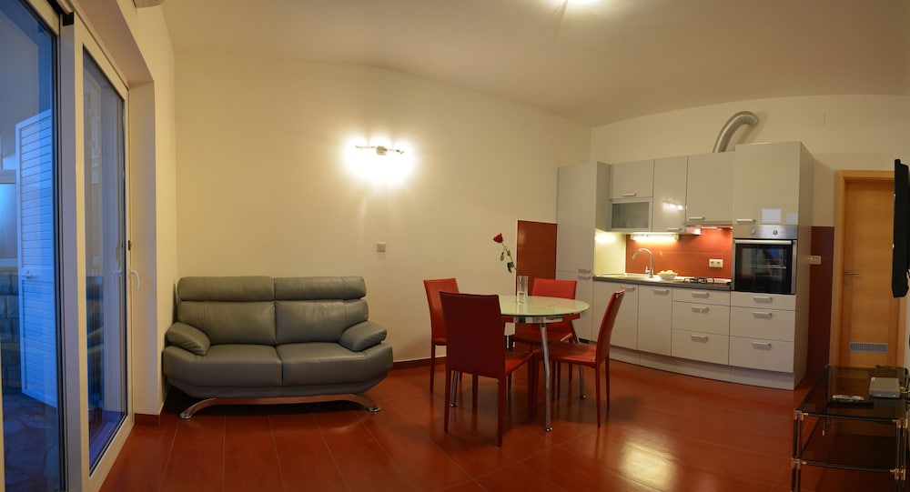 Villa Avantgarde 27/50