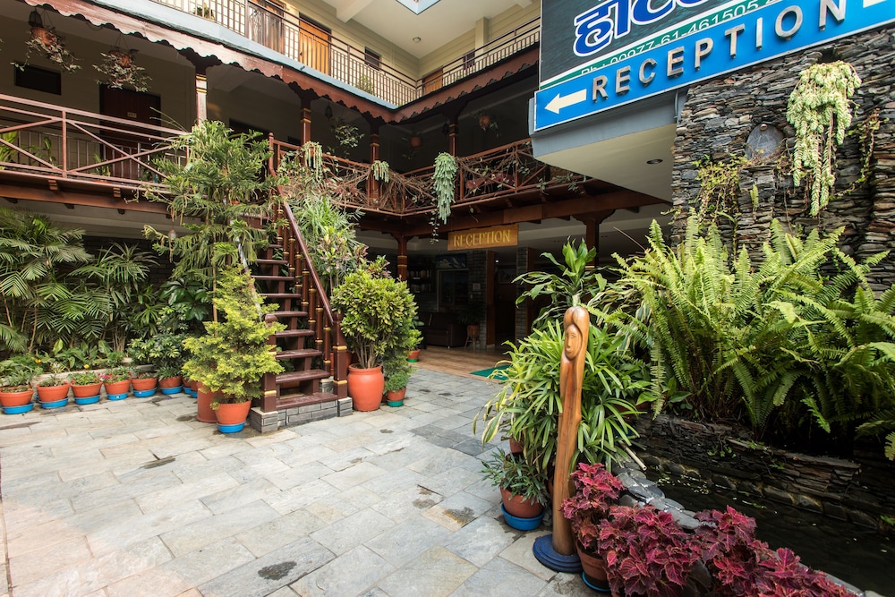 Hotel Peace Plaza 8/50