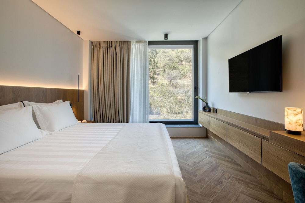 COMFORT, DOUBLE BED, HILL VIEW