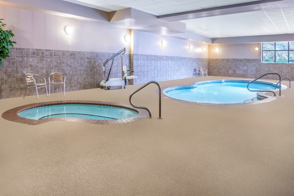 Holiday Inn Express And Suites Deadwood Gold Dust Casino 43/78