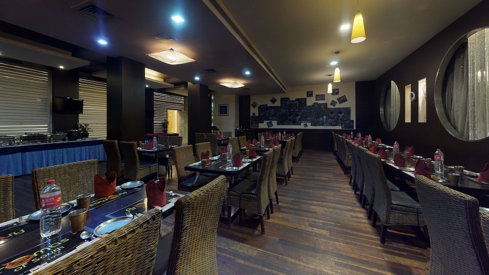 37th Crescent Hotel 41/50