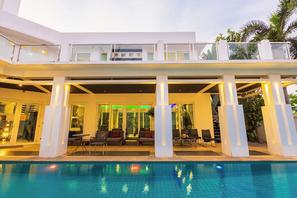 Villas In Pattaya 4/50