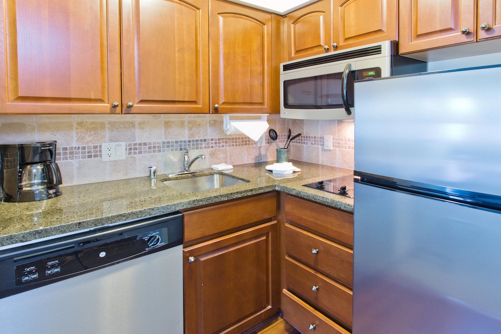 Staybridge Suites Everett - Paine Field 12/80