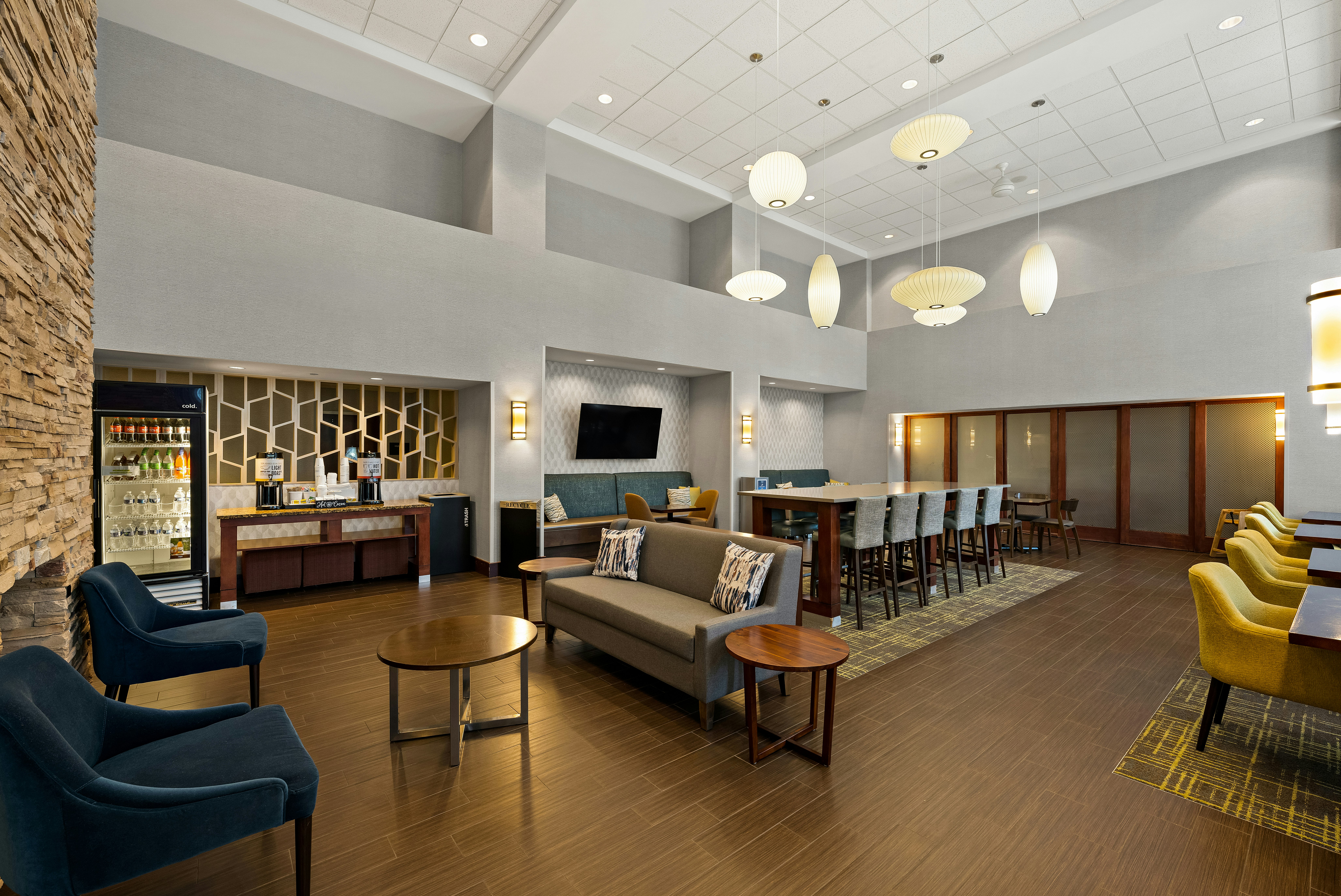 Hampton Inn & Suites Poughkeepsie 49/54
