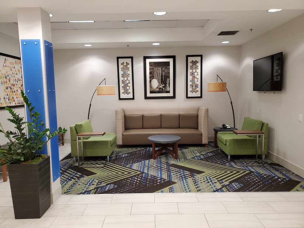 Holiday Inn Express & Suites Seattle North - Lynnwood 28/39