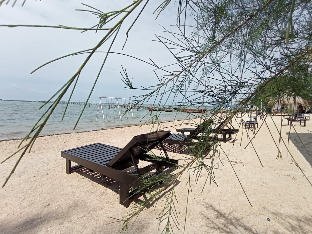 Hello Bintan Beach Cottages 44/49