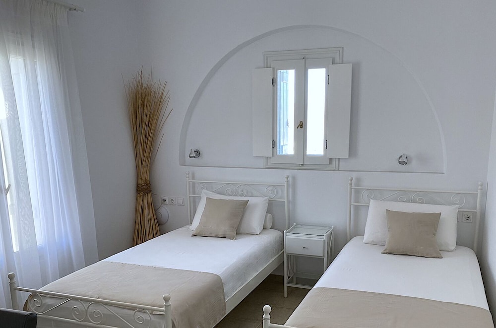 Antiparos View 8/50