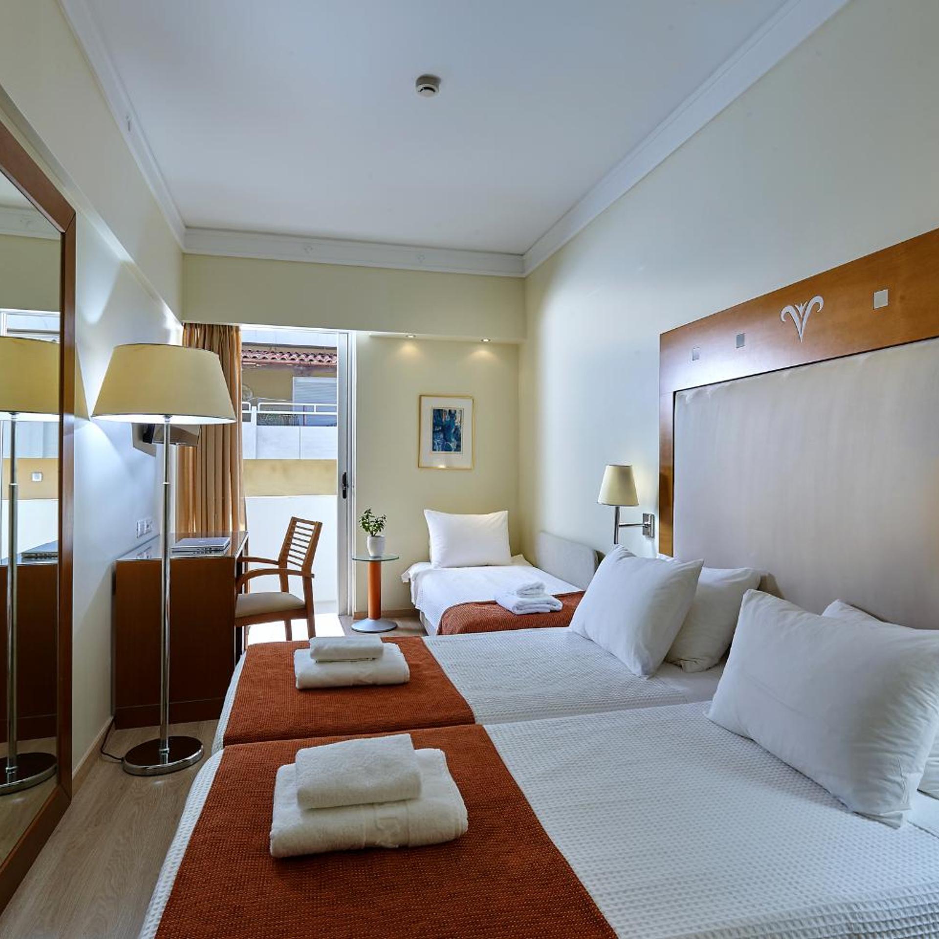 Room, Triple