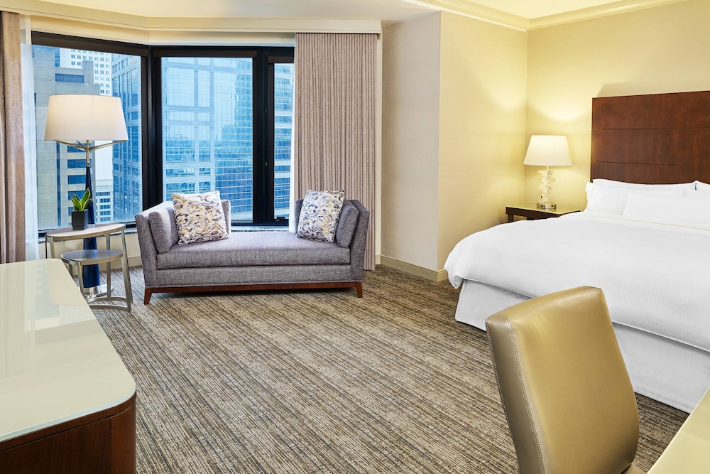 Westin Chicago River North 25/56
