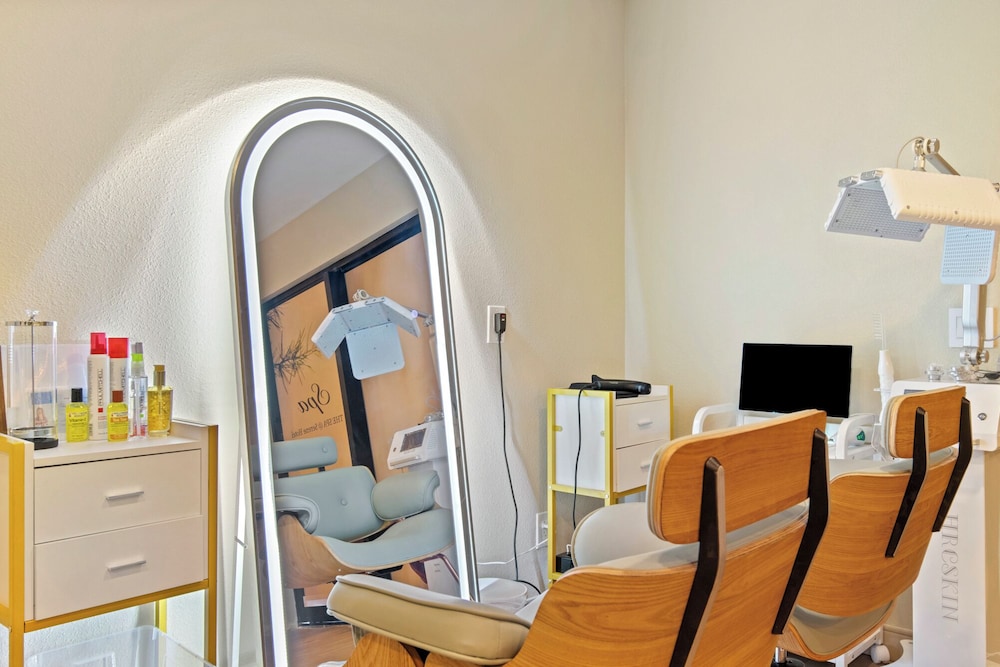 Serene Vegas Boutique Hotel 37/50