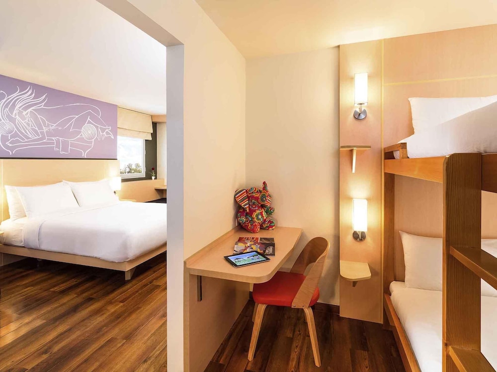 IBIS VIENTIANE NAM PHU 16/25
