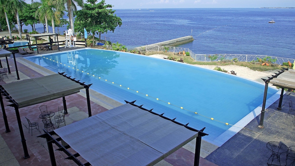 VISTA MAR BEACH RESORT AND COUNTRY CLUB 23/50