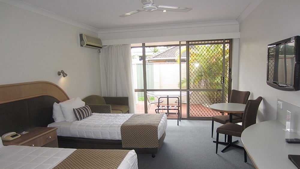 Macquarie Barracks Motor Inn 24/67