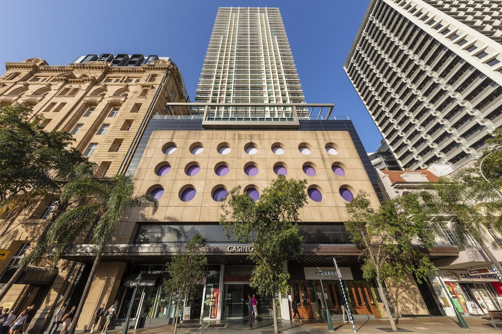 Oaks Brisbane Casino Tower Suites 1/50
