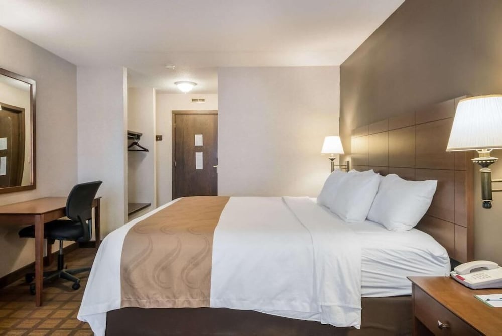Quality Inn & Suites Newberry, MI 31/49