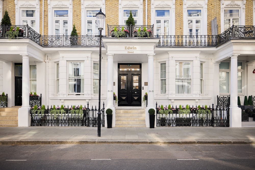 COURT APARTMENTS in LONDON