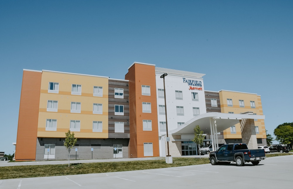 Fairfield Inn And Suites By Marriott Lincoln Airport 1/45