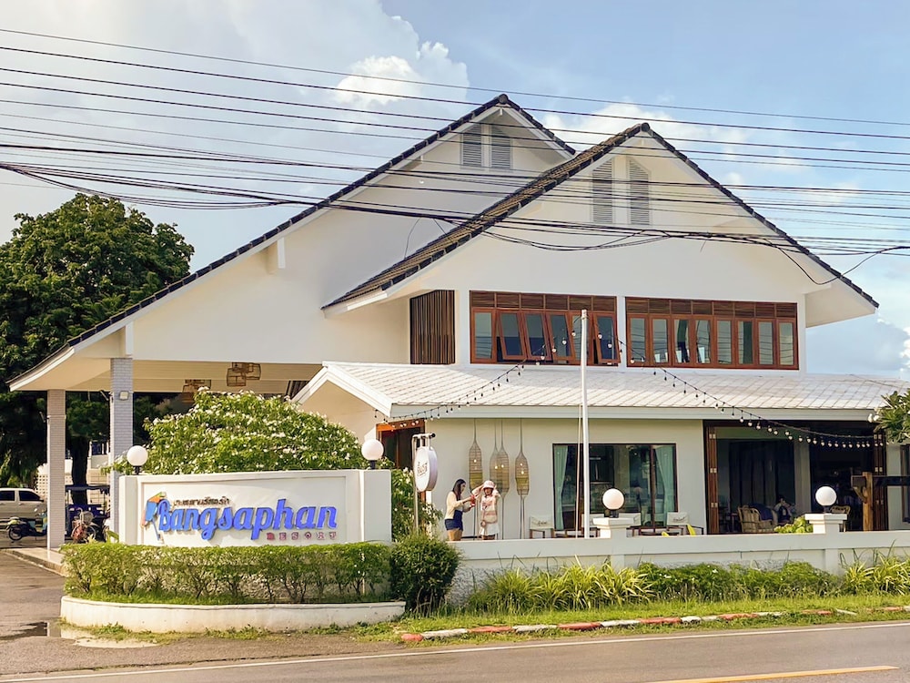 Bang Saphan Resort Hotel 5/50