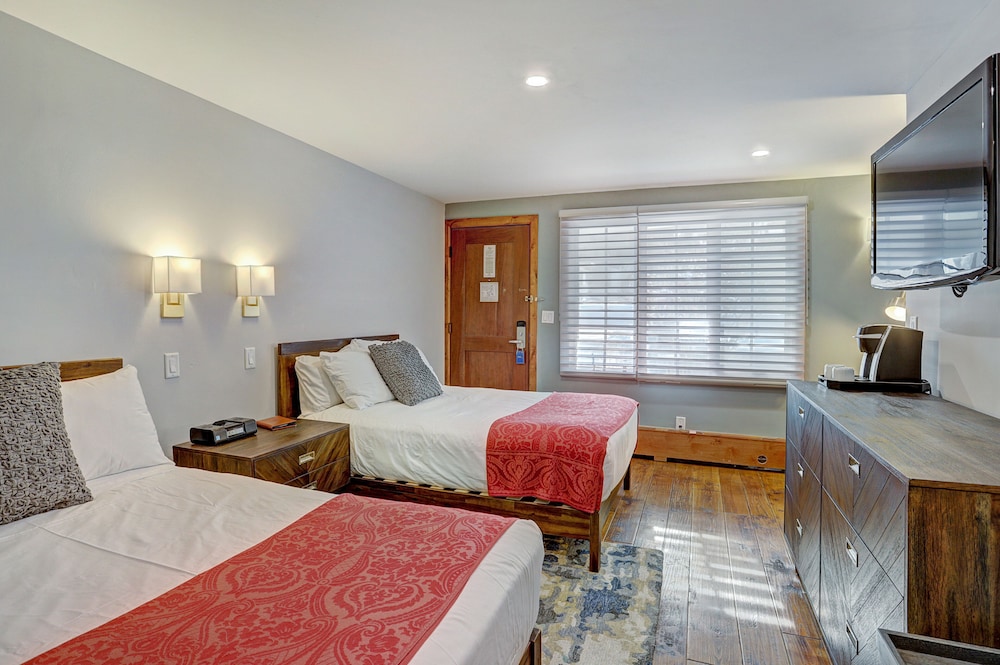 2 BEDROOMS, RESIDENCE, LODGE