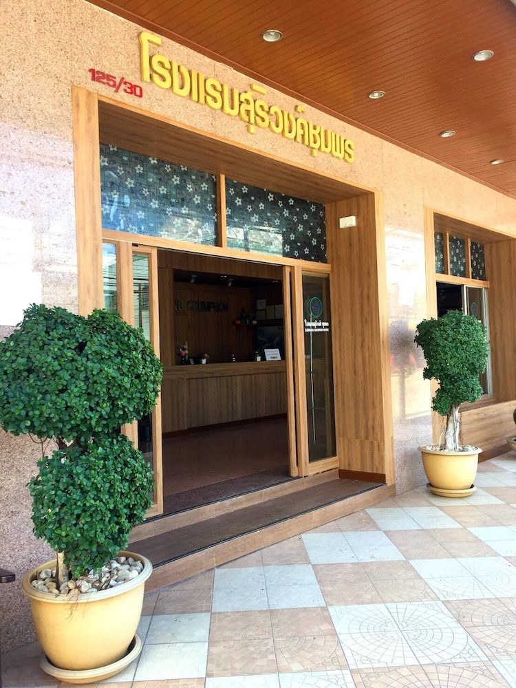 SURIWONG CHUMPHON HOTEL 10/59