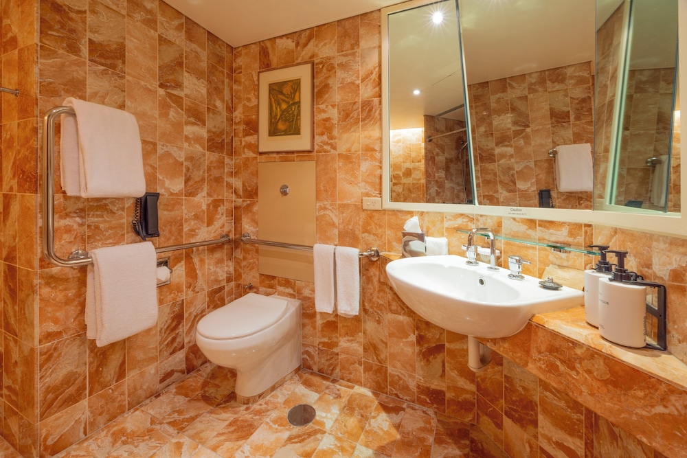 غرفة كلاسيكية بسرير كينج لذوي الإعاقة، Intercontinental Adelaide 3/5