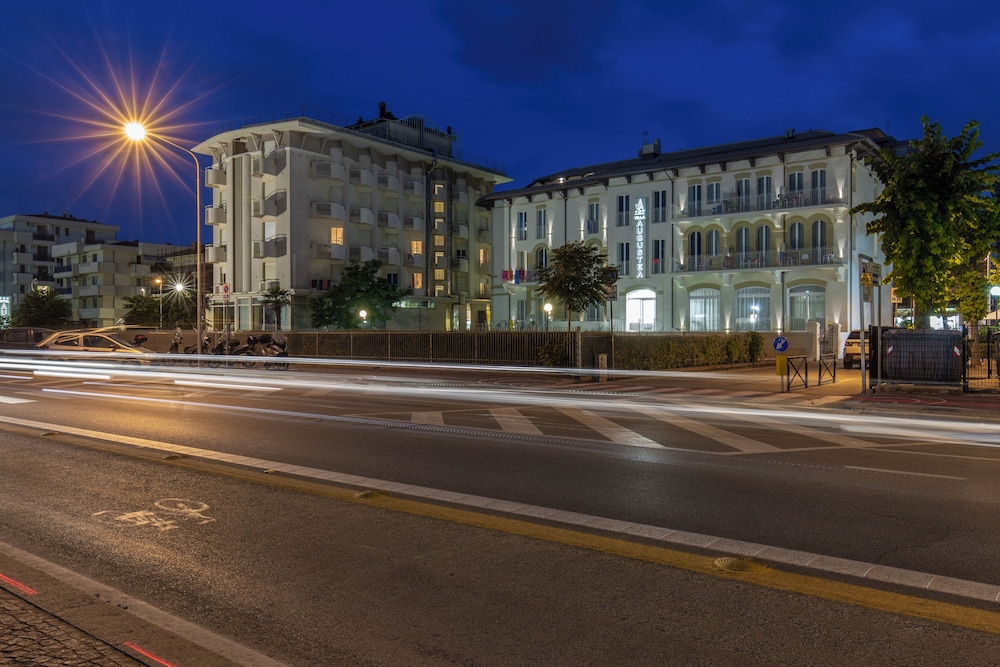 HOTEL AUGUSTEA 49/62